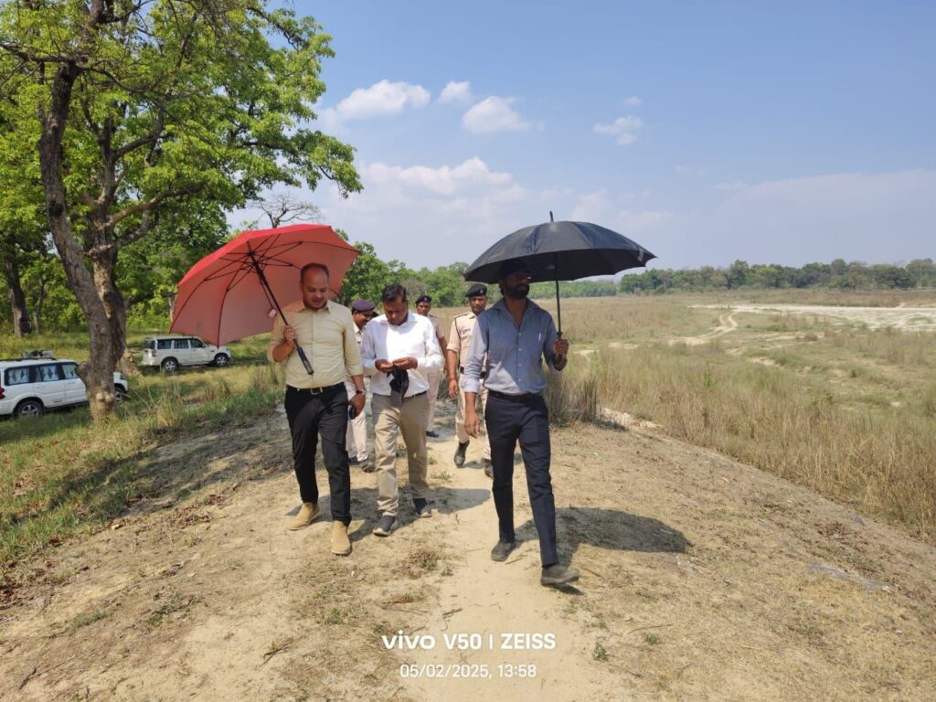 एसडीएम ने प्रखंड बगहा एक एवं दो के कई तटबंधों का निरीक्षण उपरांत पदाधिकारियों को दिया कई दिशा-निर्देश।