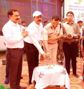 ठकराहा प्रखंड के कोइरपट्टी में महिला संवाद कार्यक्रम का हुआ आयोजन।