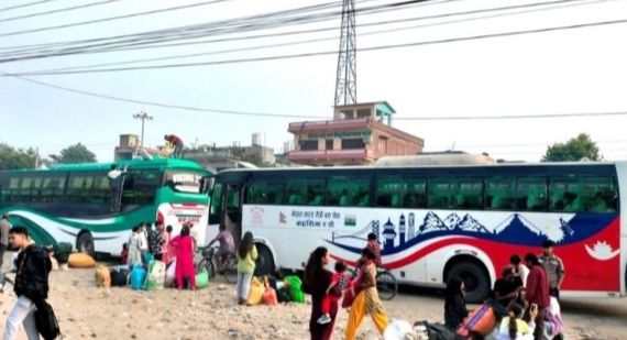 नेपाल के सड़कों पर बंद सार्वजनिक यातायात सुचारू रूप से चालू।