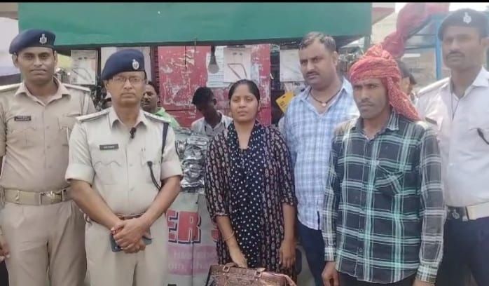 यातायात पुलिस के डीएसपी की कर्तव्य परायणता से से सारिका की खुशियां लौटी।