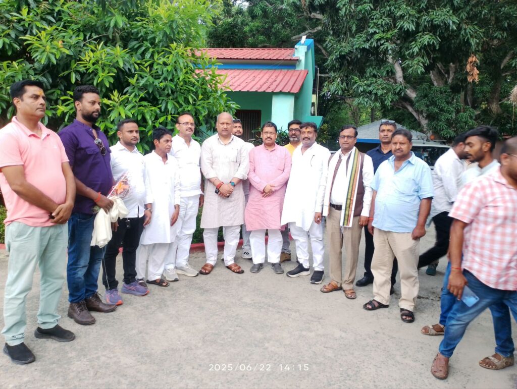 दो दिवसीय दौरे पर नेपाल मधेश प्रदेश के मुख्यमंत्री पहुंचे वाल्मीकि नगर।दिवसीय दौरे पर नेपाल मधेश प्रदेश के मुख्यमंत्री पहुंचे वाल्मीकि नगर।