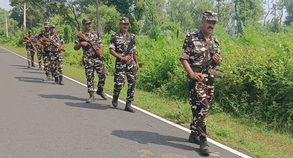 वन तस्करी और अवैध गतिविधियों पर रोक लगाने के लिए एसएसबी ने सीमाई क्षेत्रों में की पेट्रोलिंग