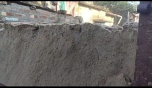 सोन सेंट  के नाम पर धड्डले से हो रहा  लोकल बालू से पीसीसी का निर्माण