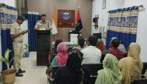 09 अभियुक्त गिरफ्तार,18 लीटर अंग्रेजी व 94.5 लीटर चुलाई शराब समेत 03 मोटरसाईकिल बरामद।