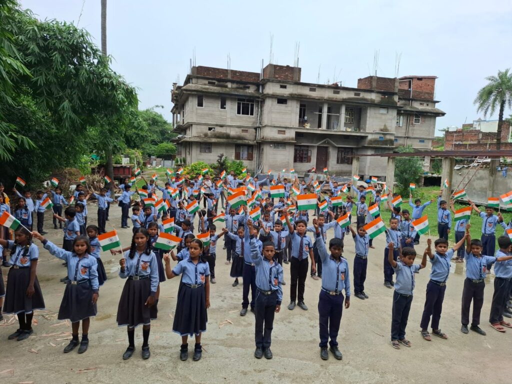 संत लौरेंस चुहड़ी में घर तिरंगा, हर घर स्वच्छता: स्वतंत्रता का उत्सव, स्वच्छता के संग कार्यक्रम का किया गया आयोजन।