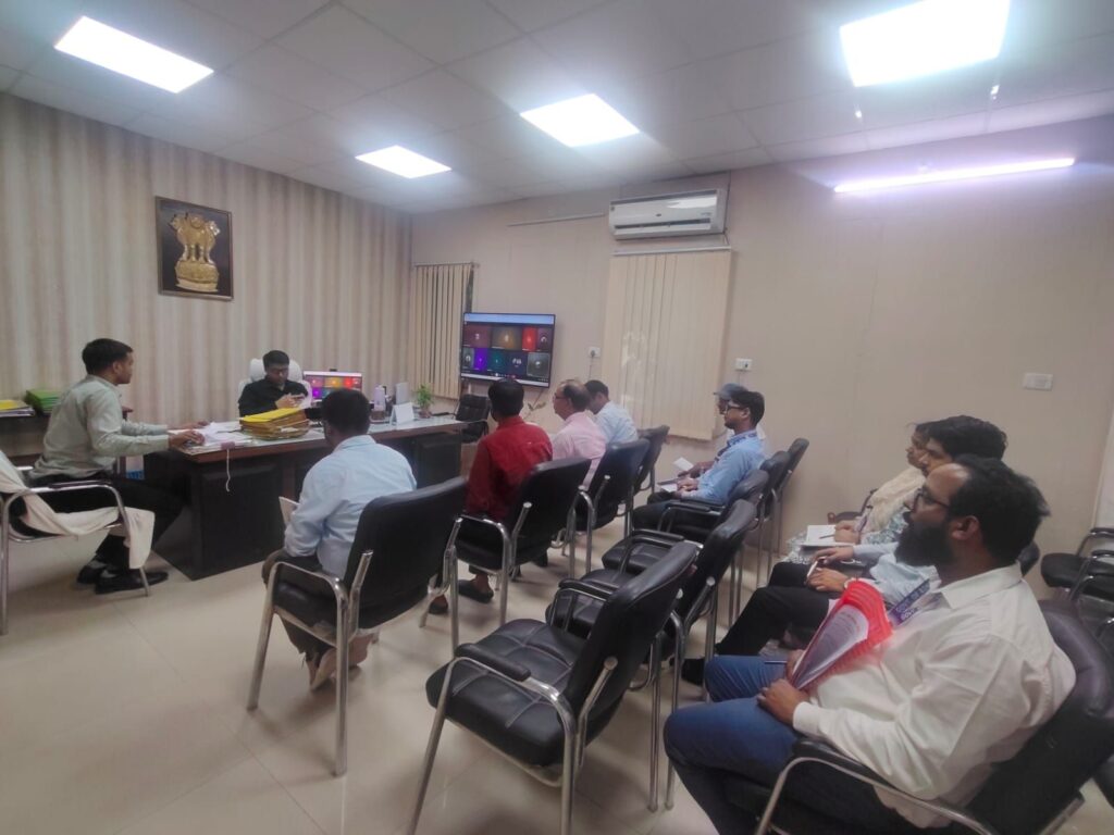 पंचायती राज विभाग की योजनाओं की समीक्षा।*