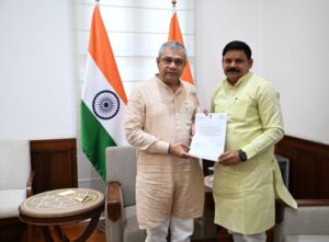 पश्चिम चंपारण के विकास के लिए कोयला राज्य मंत्री ने रेल मंत्री के समक्ष कई मांग रखी।