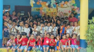 बगहा के हेलो किड्स स्कूल में धूमधाम से मनाया गया शिक्षक दिवस।