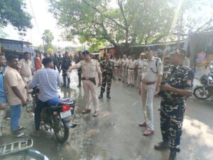 विधानसभा चुनाव को लेकर बगहा एसपी ने सभी थानों मे पुलिस फ्लैग मार्च कराया