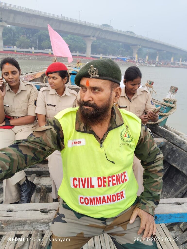 गंगा घाटों पर सिविल डिफेंस ने मोर्चा संभाला, रेस्क्यू कर जान बचाया