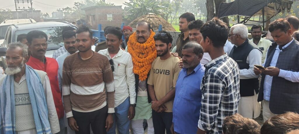 वाल्मीकिनगर विधायक सुरेन्द्र प्रसाद ने पिपरासी प्रखण्ड क्षेत्रांतर्गत परसौनी, भिलोरवा टोला, सुगौली, घोडंहवा आदि गावों का भ्रमण किया।