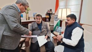 गंडक नदी पर शास्त्रीनगर से बेलवनिया तकचार लेन सड़क निर्माण के लिए मंत्री सतीश चन्द्र दुबेकेंद्रीय सड़क परिवहन एवं राजमार्ग मंत्री नितिन गडकरी से मिलें