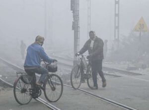 राजधानी पटना समेत पूरे बिहार में शीतलहर व बढ़ते ठंड से जनजीवन अस्त व्यस्त