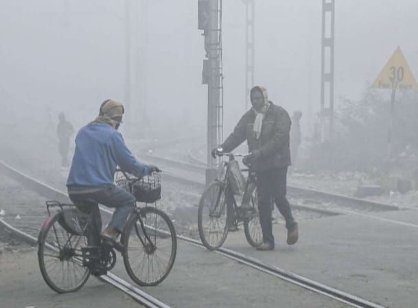 राजधानी पटना समेत पूरे बिहार में शीतलहर व बढ़ते ठंड से जनजीवन अस्त व्यस्त