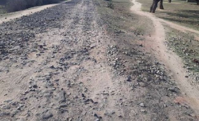 मंगलपुर रेलवे ओभर ब्रिज के दोनों बगल जर्जर सड़क मरम्मत होगी।