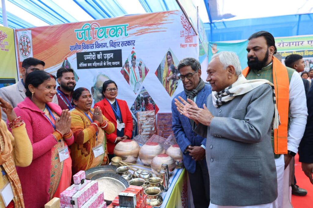 *समृद्धि यात्रा: सोमवार एवं शुक्रवार को थाना, अंचल तथा जिला स्तर पर पदाधिकारी बैठकर आम नागरिकों की समस्याओं की करेंगे सुनवाई।*