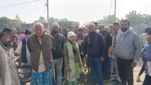 बगहा एक प्रखंड अंतर्गत चखनी में फार्मर रजिस्ट्री शिविर का हुआ आयोजन ।