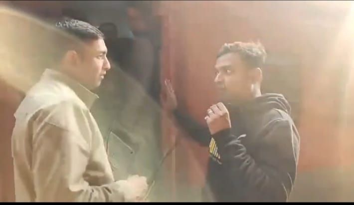 पत्रकार का मोबाइल छीना, थाने में बैठकर घंटों टॉर्चर किया*ऑडी ड्यूटी पुलिस पदाधिकारी ठहाके मारते रहें*