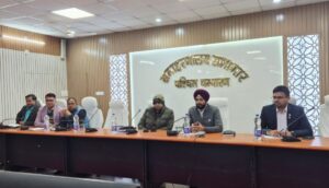 शांतिपूर्ण, सौहार्दपूर्ण एवं सुरक्षित वातावरण में सम्पन्न कराएं सरस्वती पूजा : जिला पदाधिकारी