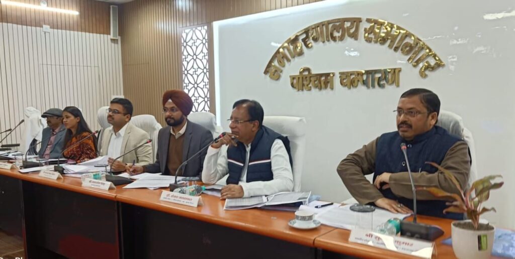 बगहा एनएच727 शास्त्री नगर बेलवानिया पुल के निरस्तरण पर वाल्मीकिनगर सांसद पदाधिकारियों पर बिफरे।