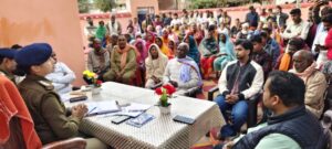 एसडीपीओ रामनगर द्वारा चिउटहां थाना क्षेत्र अंतर्गत पंचायत भवन बैरागी सोनवर्षा में ‘जन संवाद’ कार्यक्रम का किया आयोजन।