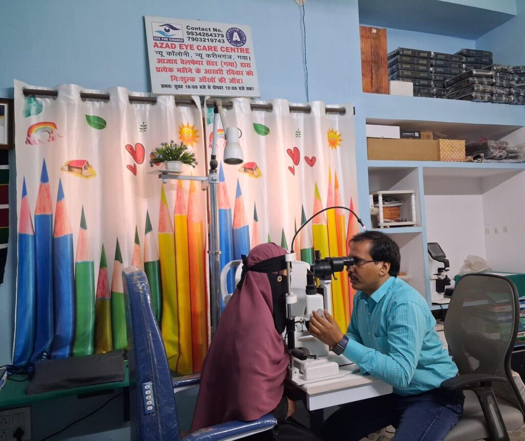 आज़ाद वेलफेयर सेंटर ने गया में फ्री आई चेक-अप कैंप लगाया