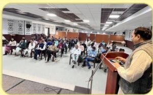 डिजिटल समाज और मानवीय मूल्य:एआई युग में एकात्मक मानव दर्शन का पुनरूद्धार