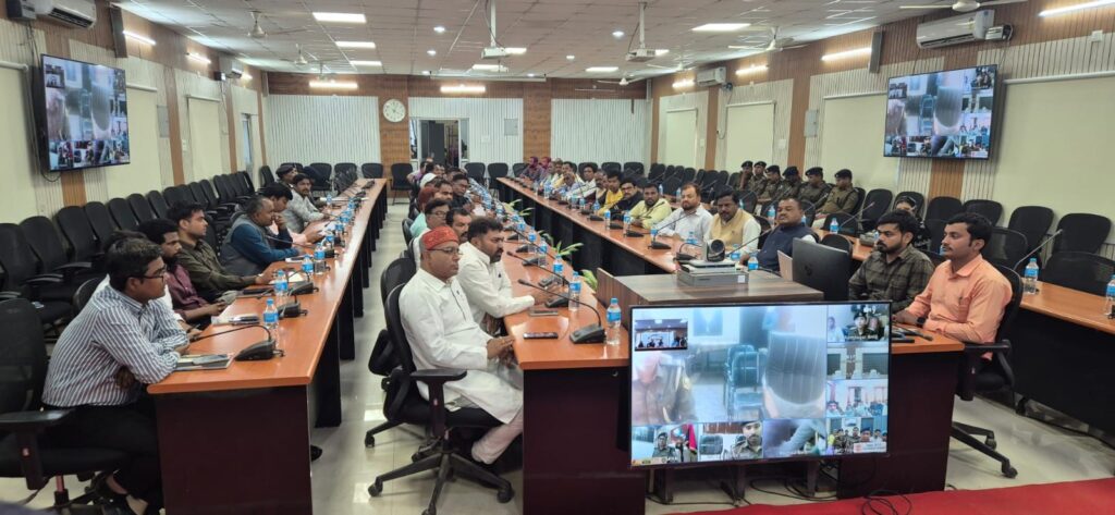 शांति एवं सौहार्दपूर्ण वातावरण में मनाएं होली : जिलाधिकारी।