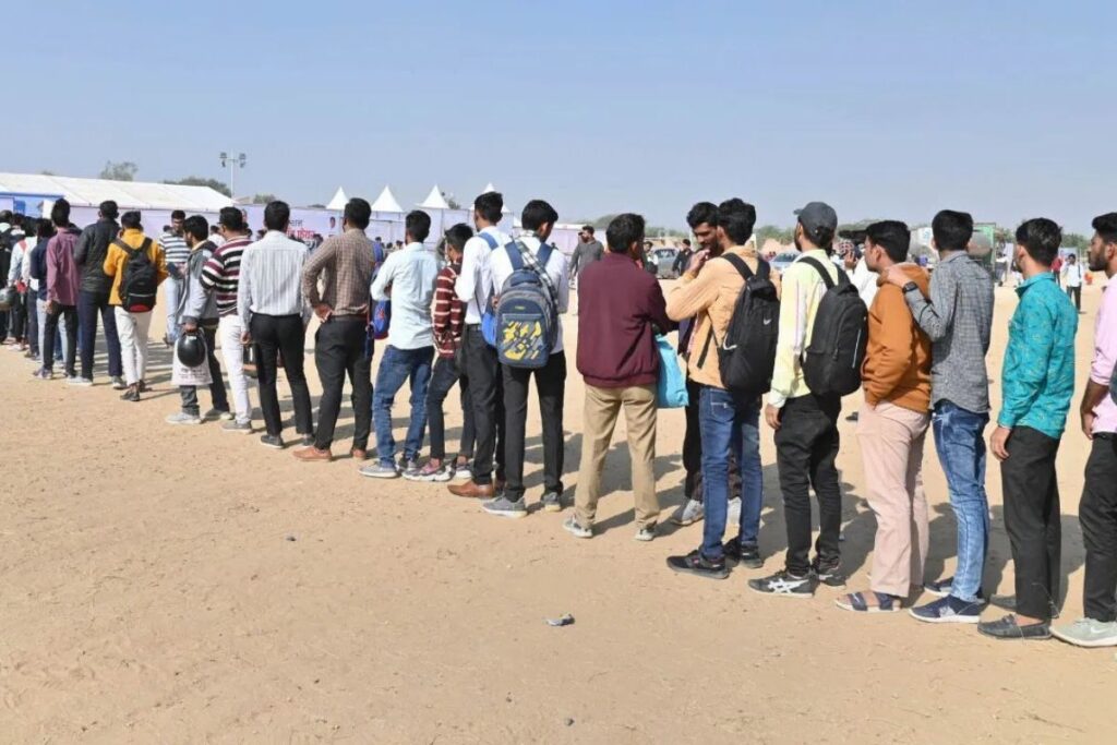 *28 मार्च को जिला नियोजनालय एवं 30 मार्च को ब्लॉक कैम्पस बगहा-01 के प्रांगण में जॉब कैम्प का आयोजन।*