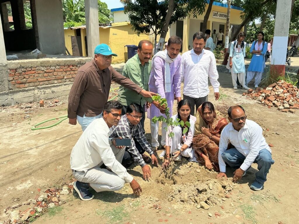 *पर्यावरण: बालिकाओं को प्रकृति की रक्षा के लिया आगे आने का समय -डॉ अमित।*