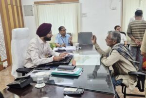 जिला पदाधिकारी के जनसुनवाई कार्यक्रम में 58 मामलों की हुई सुनवाई।