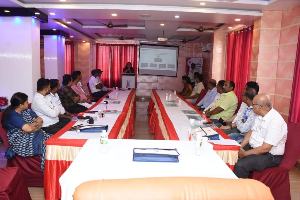 बच्चों का पूर्ण टीकाकरण स्वस्थ समाज एवं सुरक्षित भविष्य के लिए अत्यंत आवश्यक।