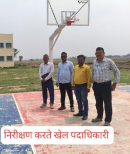 बगहा में खेल मैदानों का जिला खेल पदाधिकारी ने किया निरीक्षण