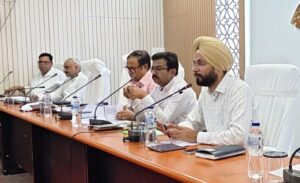 राजस्व कर्मचारी प्रदीप कुमार मिश्र निलंबित।