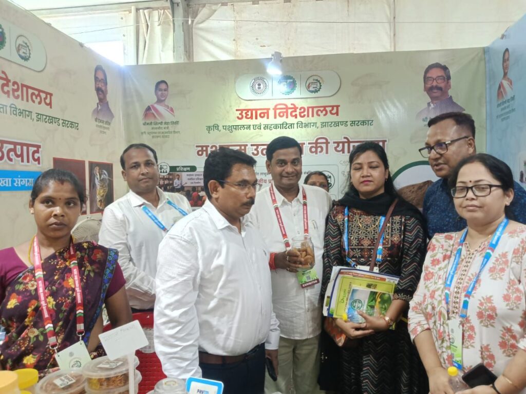 मशरूम उत्पाद में उत्कृष्ट कार्य के लिए प्रभाकर को द्वितीय पुरस्कार मिला