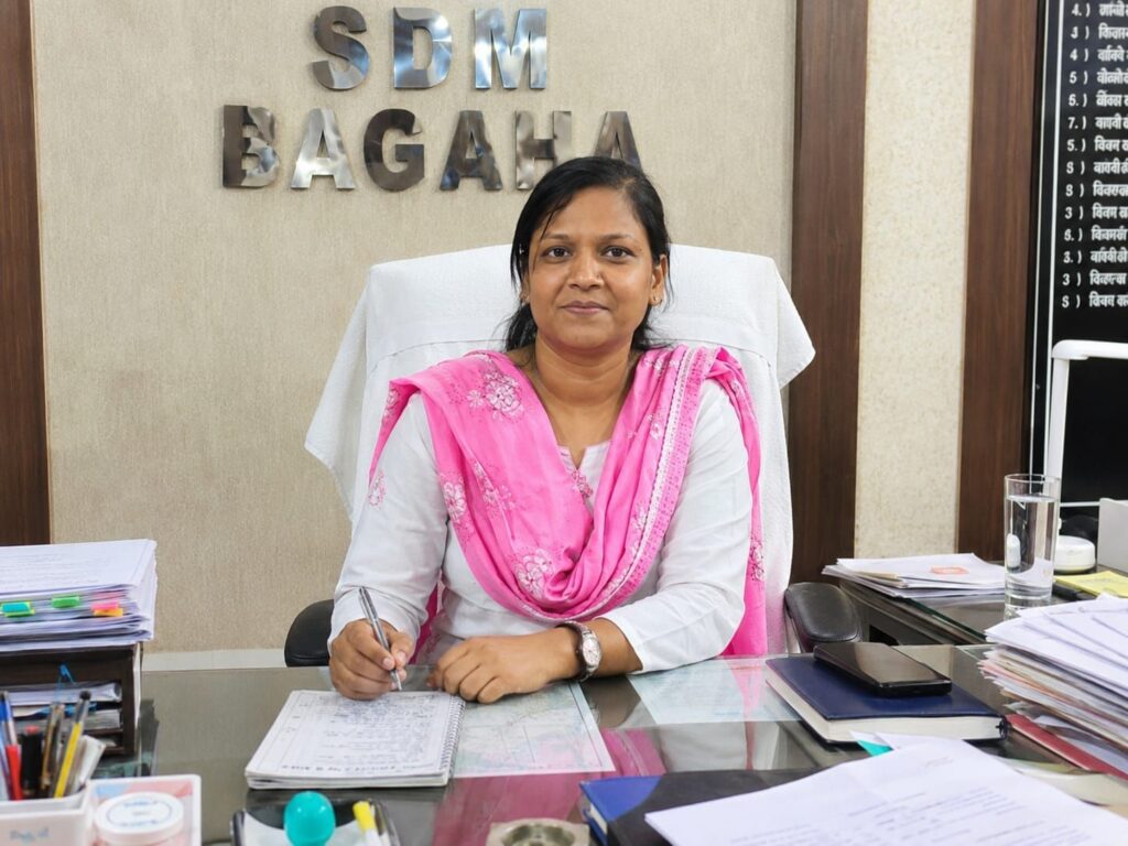बगहा एसडीएम पद पर बनी रहेंगी चांदनी कुमारी: बिहार सरकार ने जारी किया संशोधित आदेश, कई प्रशासनिक फेरबदल निरस्त