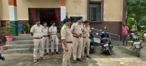 बगहा पुलिस अधीक्षक ने पटखौली थाना का किया निरीक्षण, थाना गोद लेने की घोषणा