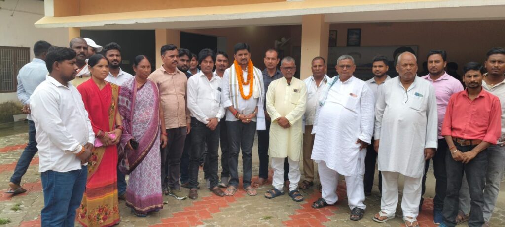 पूर्व विधायक धीरेन्द्र प्रताप सिंह उर्फ रिंकू सिंह प्रदेश जद यू के महासचिव बने,कार्यकर्ताओं में उत्साह।