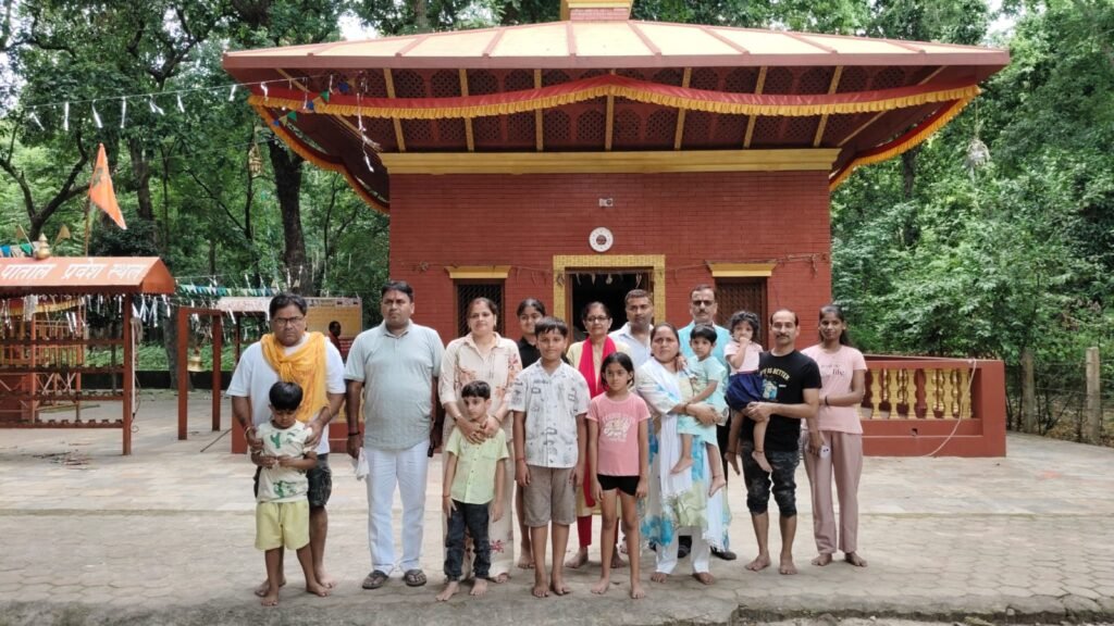 वाल्मीकि व्याघ्र आरक्ष्य की वादियां और पहाडियों को देखने लंदन और मोतिहारी से पहुंचे पर्यटक