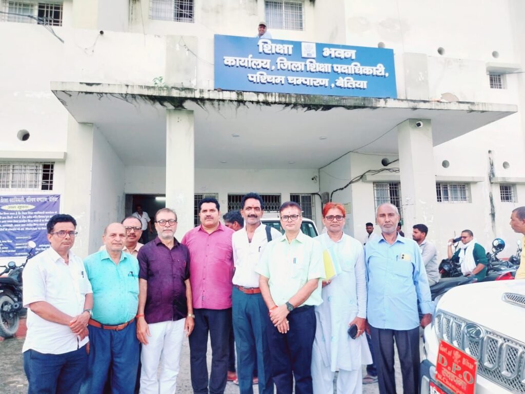 *सेवा पूर्व प्रशिक्षित शिक्षकों के अंतर वेतन एरियर भुगतान को लेकर डीईओ से मिला प्रतिनिधिमंडल*