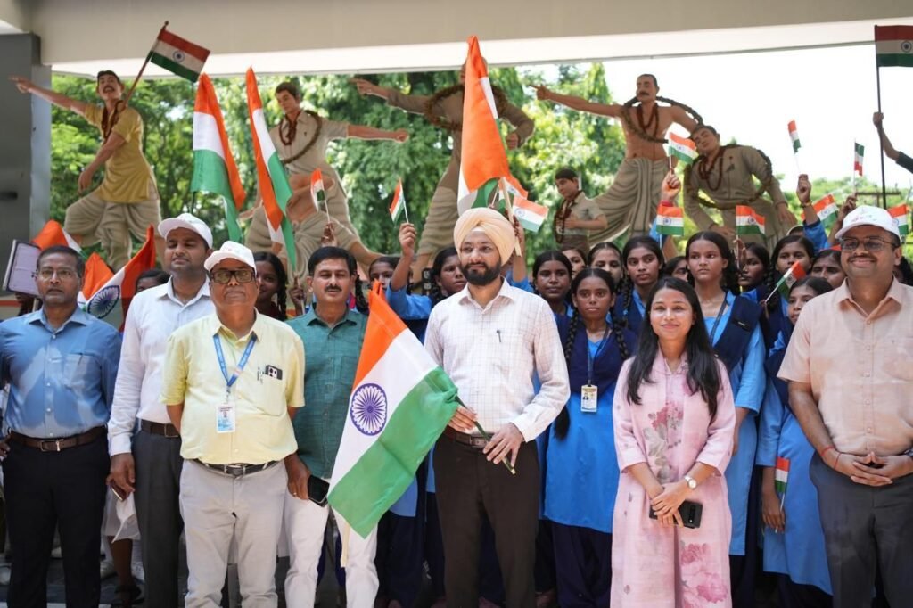 हाथों में तिरंगा, दिल में राष्ट्रभक्ति: भव्य तिरंगा यात्रा का हुआ सफल आयोजन