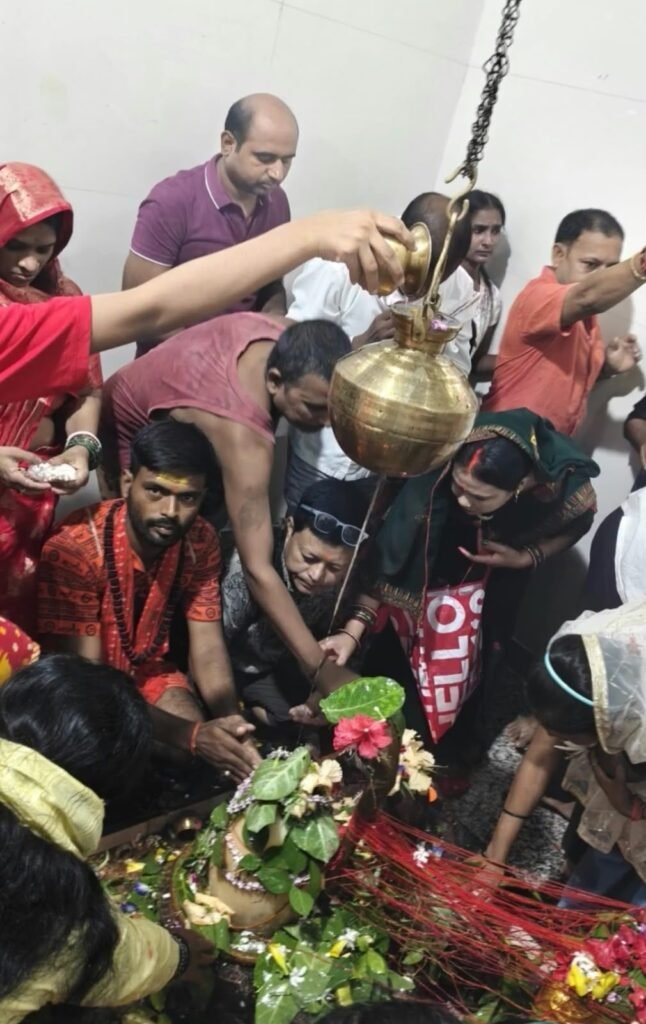 बाबा विश्वंभरनाथ धाम में उमड़ा आस्था का जनसैलाब