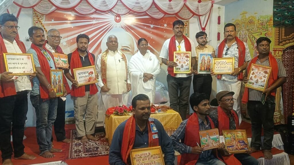 पत्रकार सम्मेलन, पत्रकारों को किया गया सम्मानित