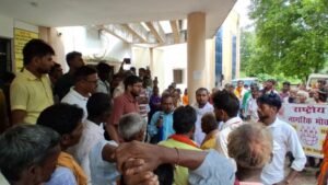 भूमिहीनों के हक की आवाज बुलंद, अंचल कार्यालय पर गरजा प्रदर्शन