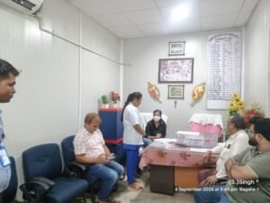 अनुमंडलीय अस्पताल बगहा में एसडीओ की जांच, डॉक्टर समेत कई एएनएम अनुपस्थित
