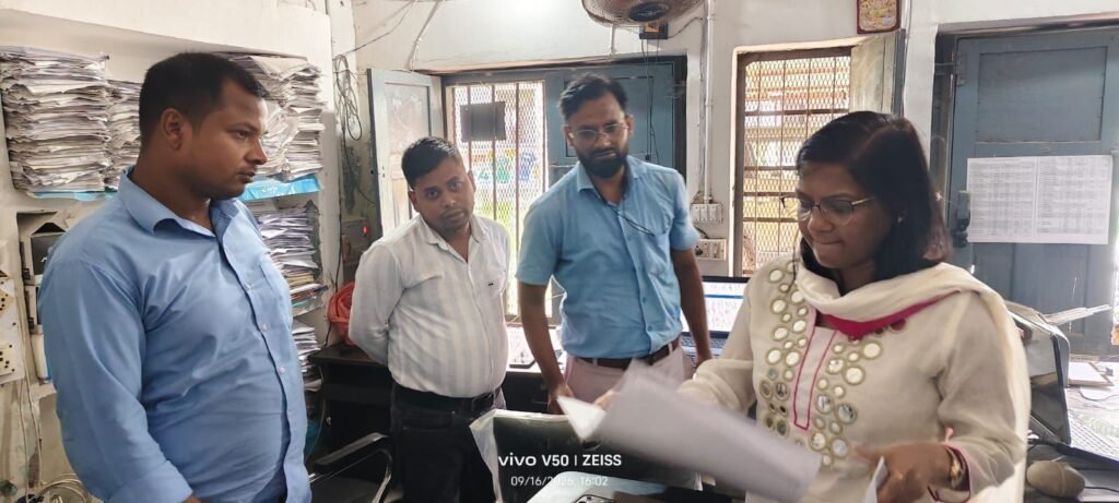 आरटीपीएस में गलत निवास प्रमाण पत्र की शिकायत पर बगहा एसडीम ने की कार्रवाई